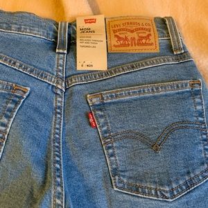 Levi’s mom jean
